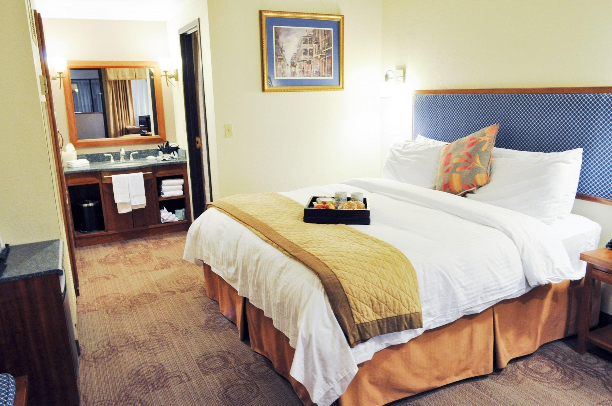 Wyndham Garden Baronne Plaza Hotel New Orleans Exterior photo