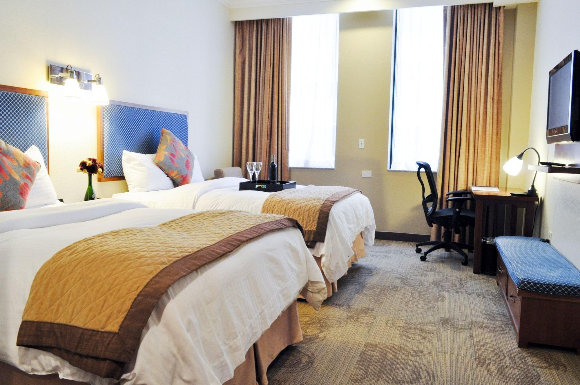 Wyndham Garden Baronne Plaza Hotel New Orleans Exterior photo