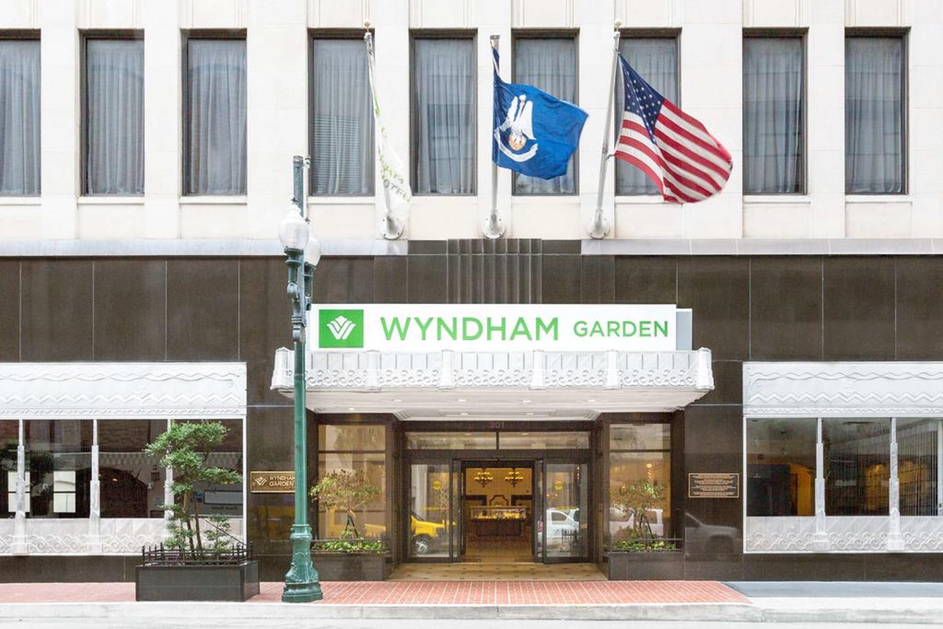 Wyndham Garden Baronne Plaza Hotel New Orleans Exterior photo