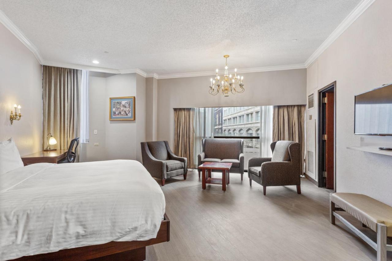 Wyndham Garden Baronne Plaza Hotel New Orleans Exterior photo