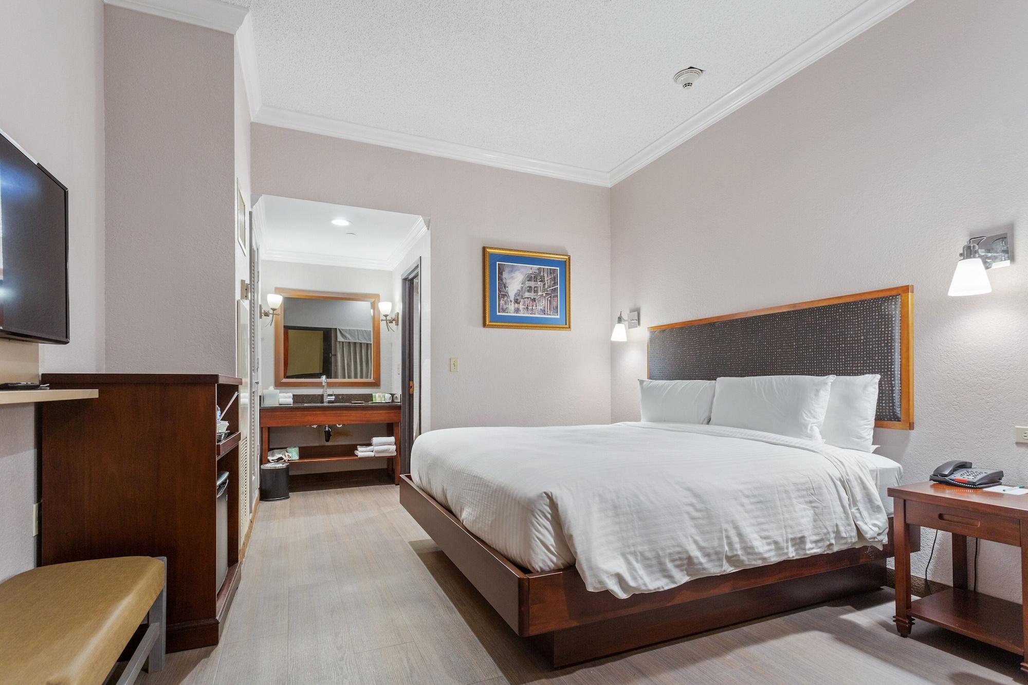 Wyndham Garden Baronne Plaza Hotel New Orleans Exterior photo