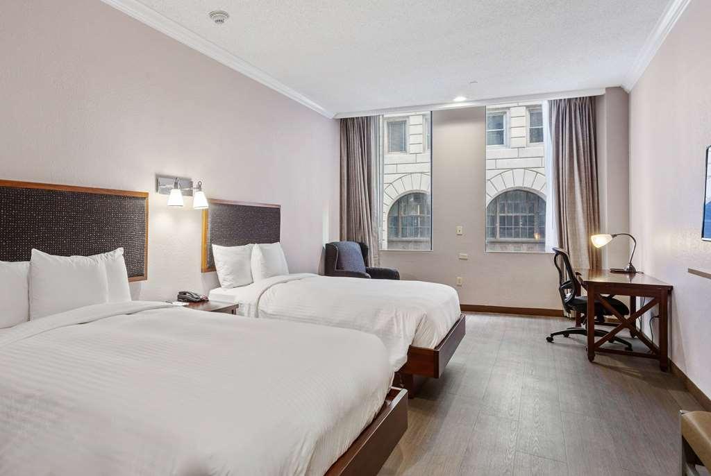 Wyndham Garden Baronne Plaza Hotel New Orleans Room photo
