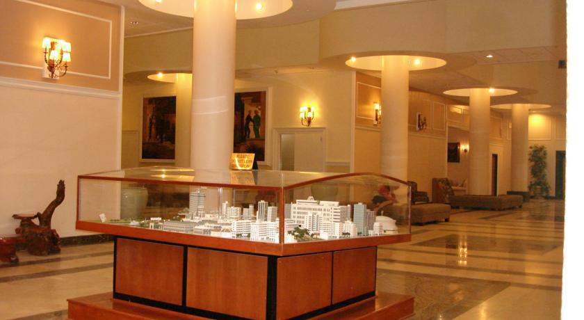 Wyndham Garden Baronne Plaza Hotel New Orleans Exterior photo